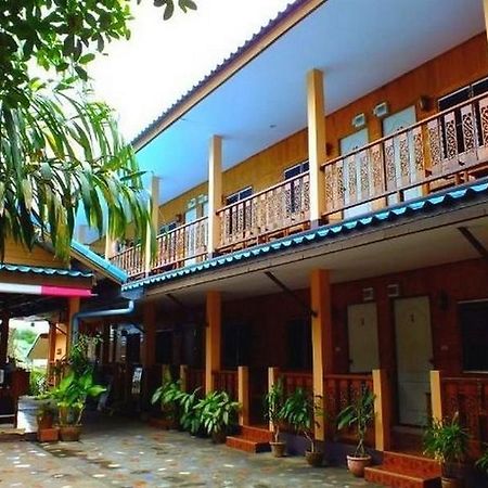 Tamarind Guesthouse Kanchanaburi Exteriér fotografie